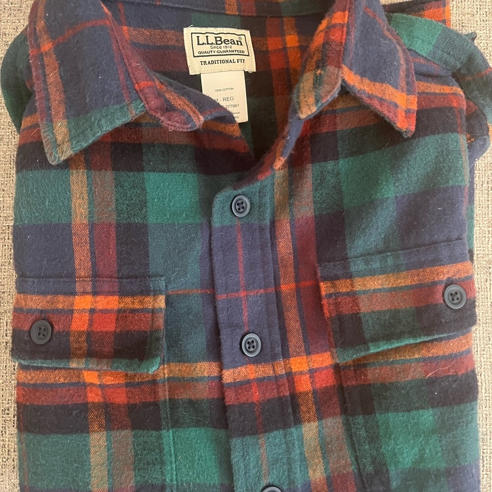 L.L. Bean Chamois Shirt. Men size Medium